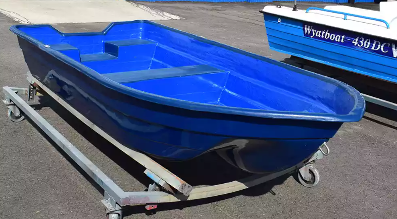 Стеклопластиковая лодка Neman-340 (тримаран) в Нижнекамске