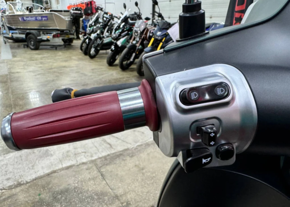 Скутер PROMAX Miami 240 (49) в Нижнекамске