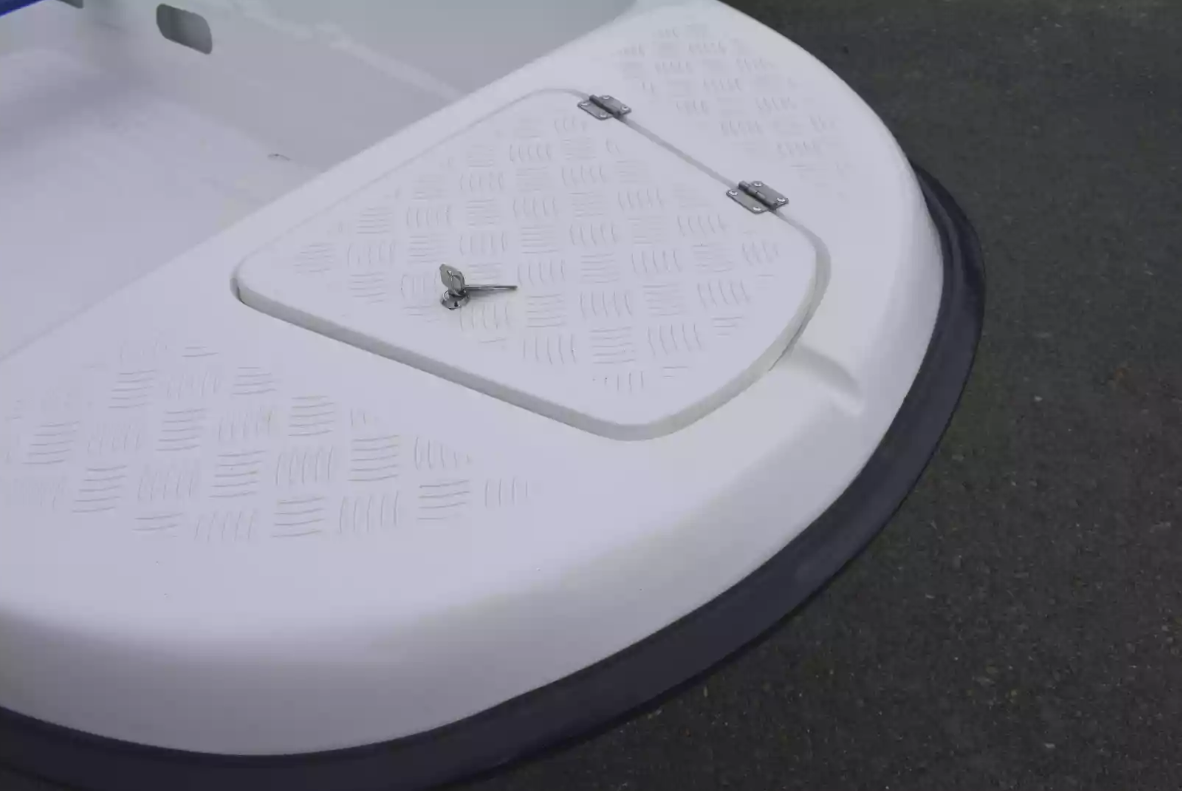 Стеклопластиковая лодка Пингвин New (тримаран) в Нижнекамске