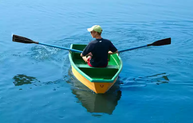 Стеклопластиковая лодка Малютка в Нижнекамске