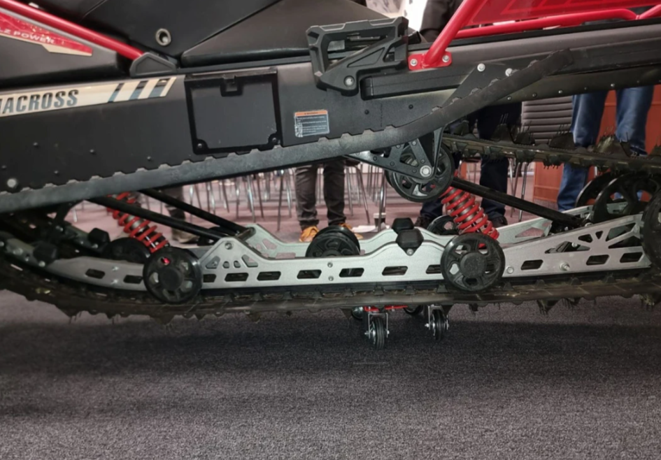 Снегоход AODES Siberiacross 1000 WT 508mm LCD 6.8 в Нижнекамске