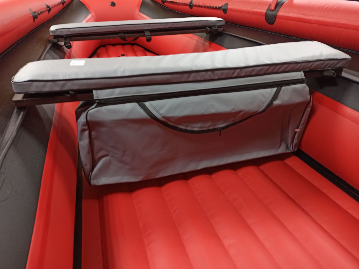 КОМПЛЕКТ МЯГКИХ НАКЛАДОК С СУМКОЙ ДЛЯ ЛОДОК 90Х20 СЕРЫЙ в Нижнекамске