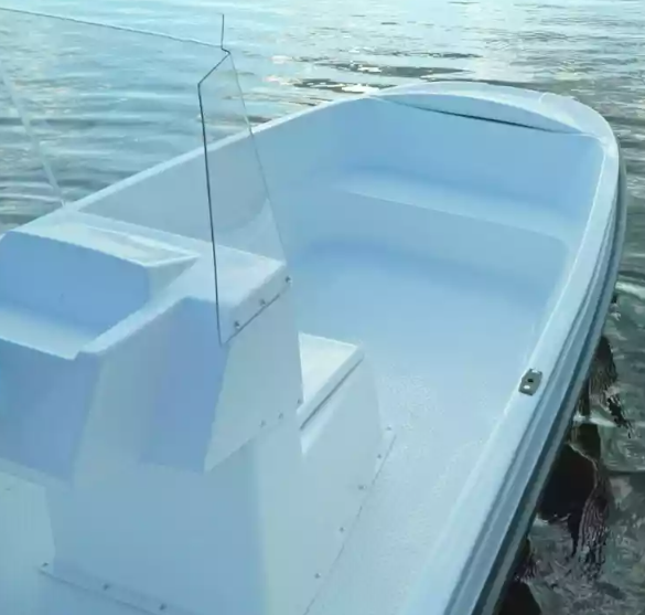 Стеклопластиковая лодка Пингвин с консолью (тримаран) в Нижнекамске