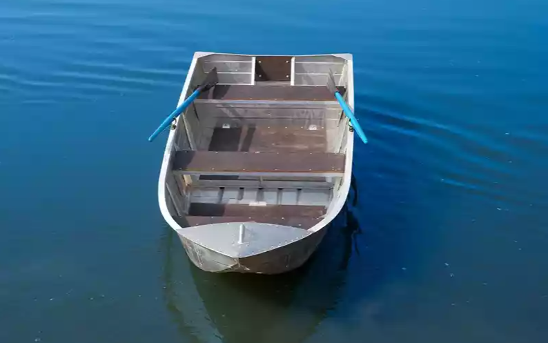 Алюминиевая лодка Вятка-Профи 37 в Нижнекамске