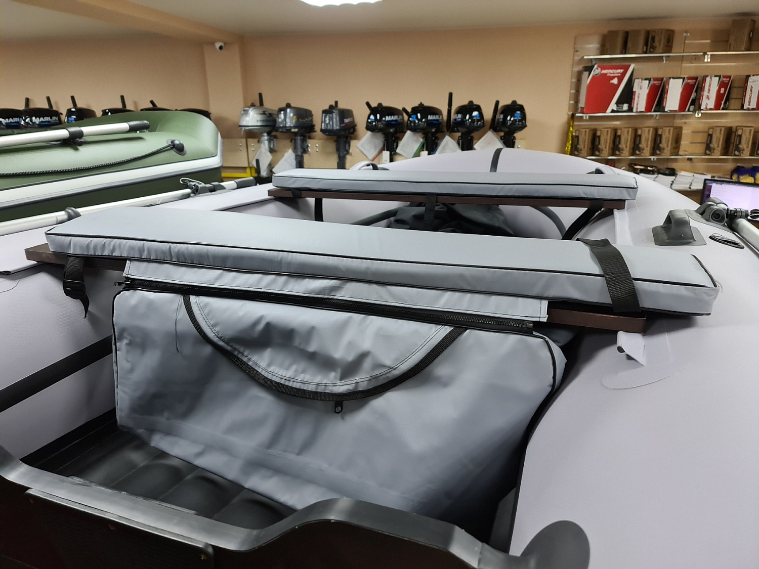 КОМПЛЕКТ МЯГКИХ НАКЛАДОК С СУМКОЙ ДЛЯ ЛОДОК 90Х20 СЕРЫЙ в Нижнекамске