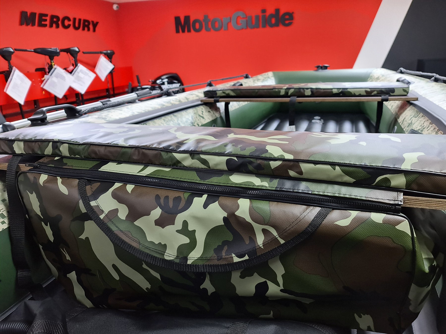 КОМПЛЕКТ МЯГКИХ НАКЛАДОК С СУМКОЙ ДЛЯ ЛОДОК 105Х20 КАМУФЛЯЖ в Нижнекамске